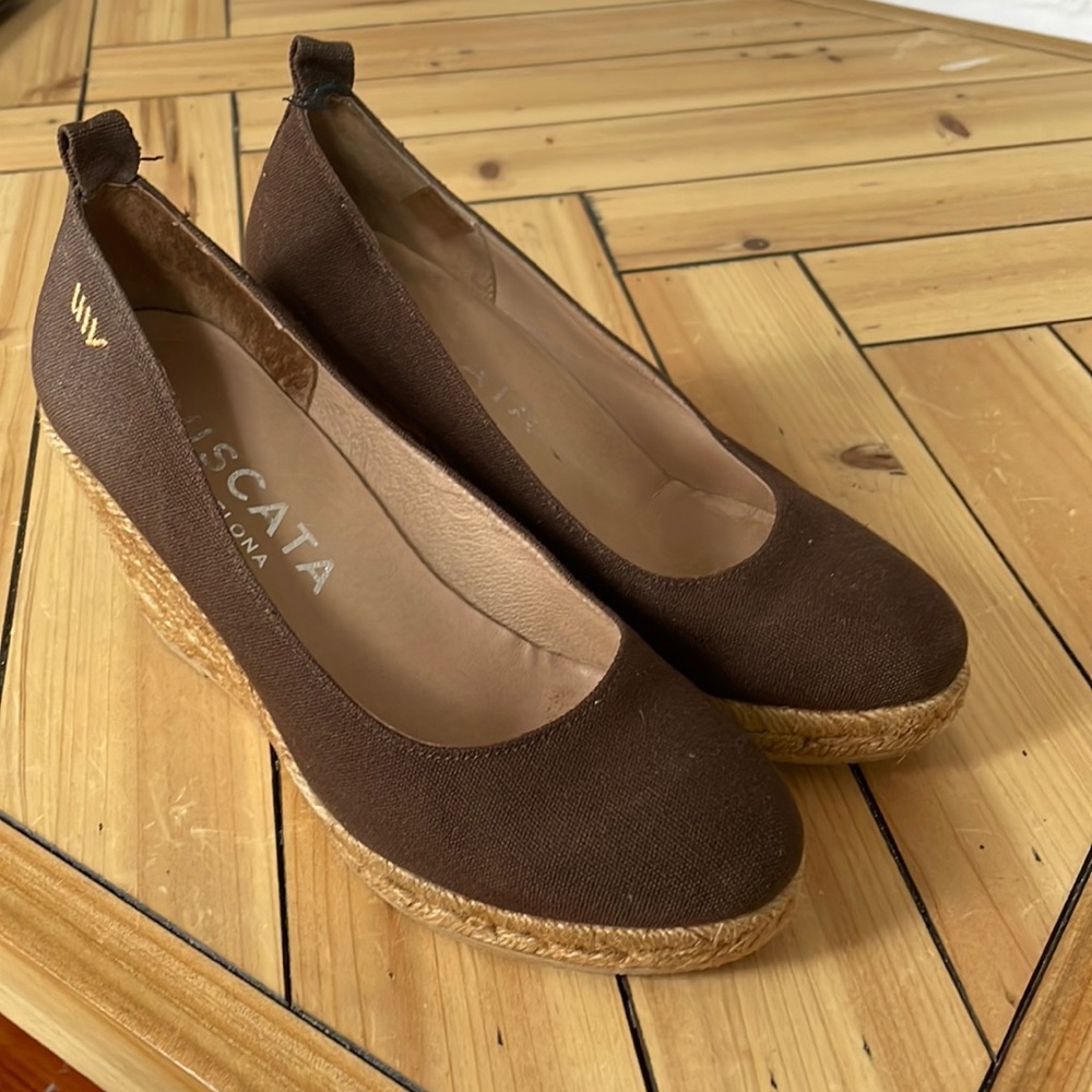 Viscata Barcelona size 37 wedge pump